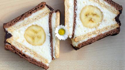 Krov kolač od keksa i banana
