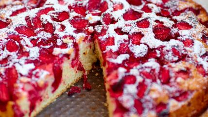 Brzinski kolač sa jagodama