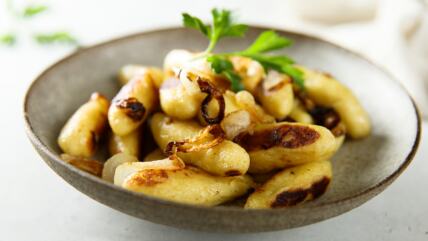 Recept za šufnudle sa prženim crnim lukom.