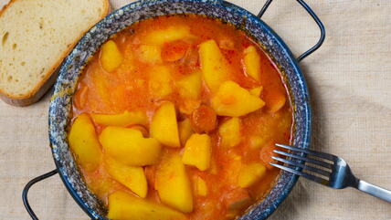 Recept za ručak koji je često jela radnička klasa, kako se pravi krompir paprikaš.