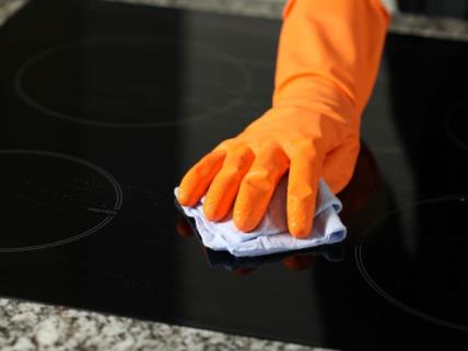 Da kuća blista: 7 načina da uklonite nečistoću i kamenac u kuhinji