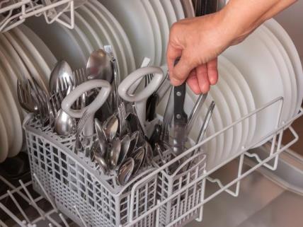 Kako da mašina za sudove bolje pere