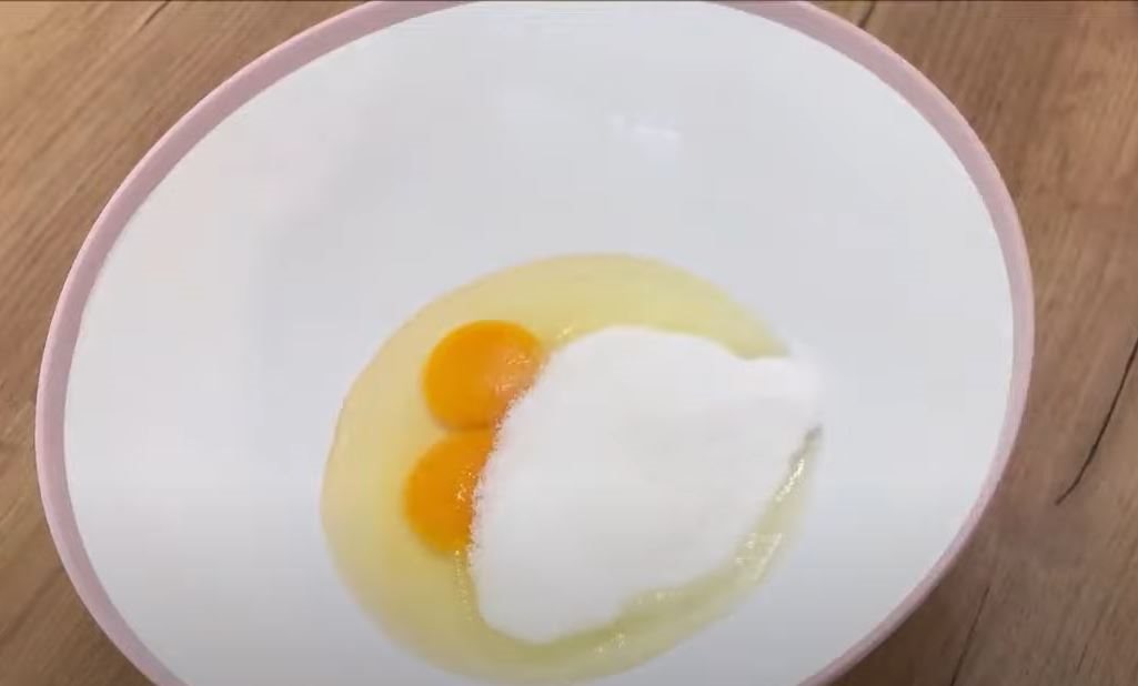 Kuglof sa jabukama i orasima