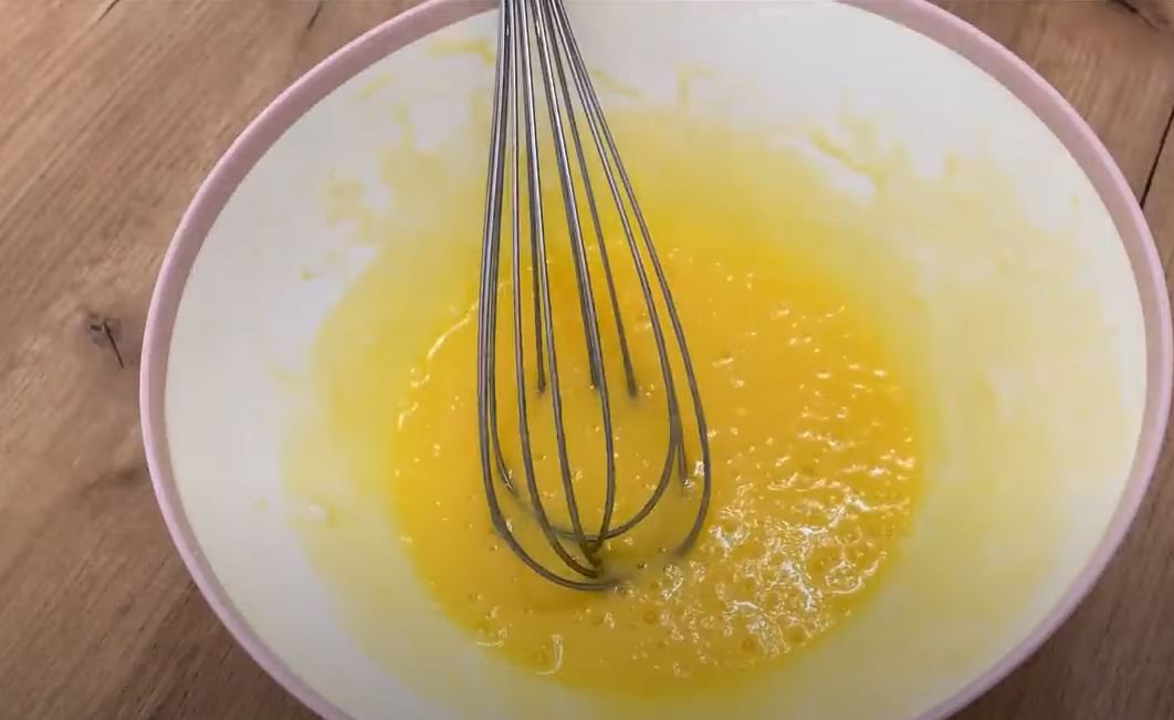 Kuglof sa jabukama i orasima