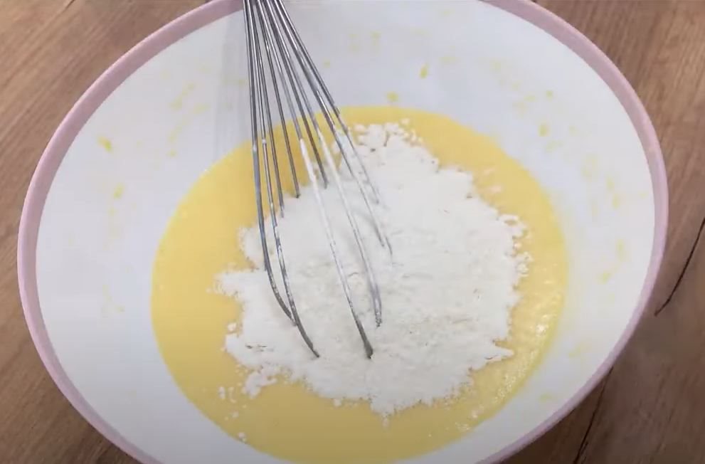 Kuglof sa jabukama i orasima