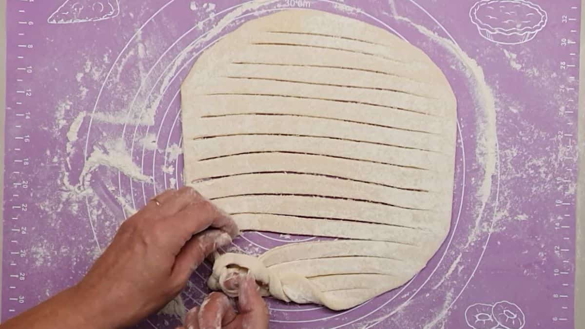 Kako se pravi slavska pogača za Svetog Nikolu