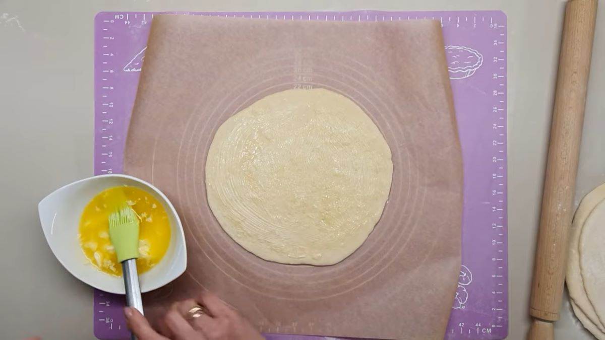 Kako se pravi pogača za Uskrs sa jajima