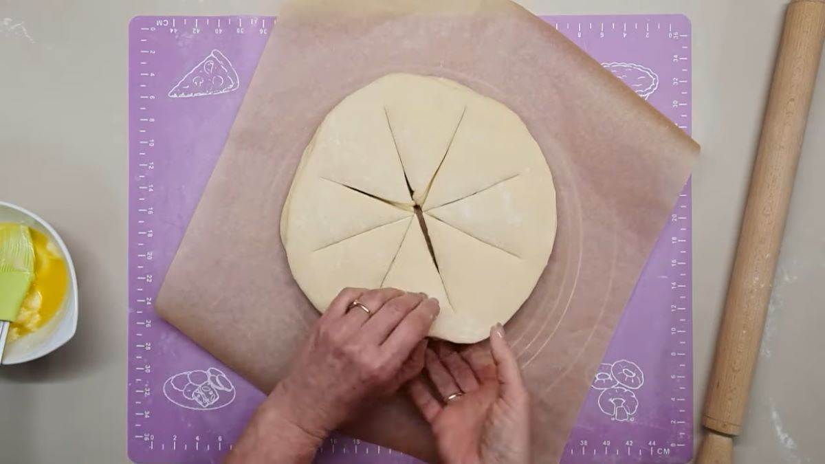 Kako se pravi pogača za Uskrs sa jajima