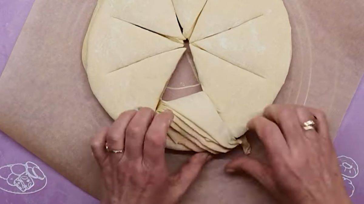 Kako se pravi pogača za Uskrs sa jajima