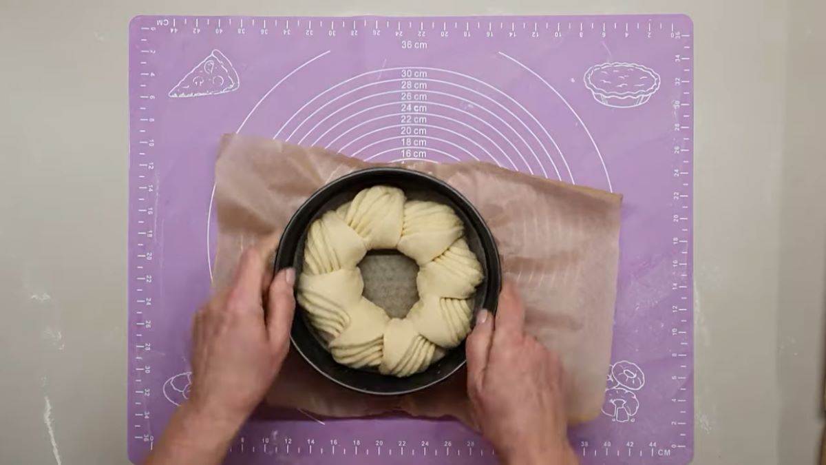 Kako se pravi pogača za Uskrs sa jajima