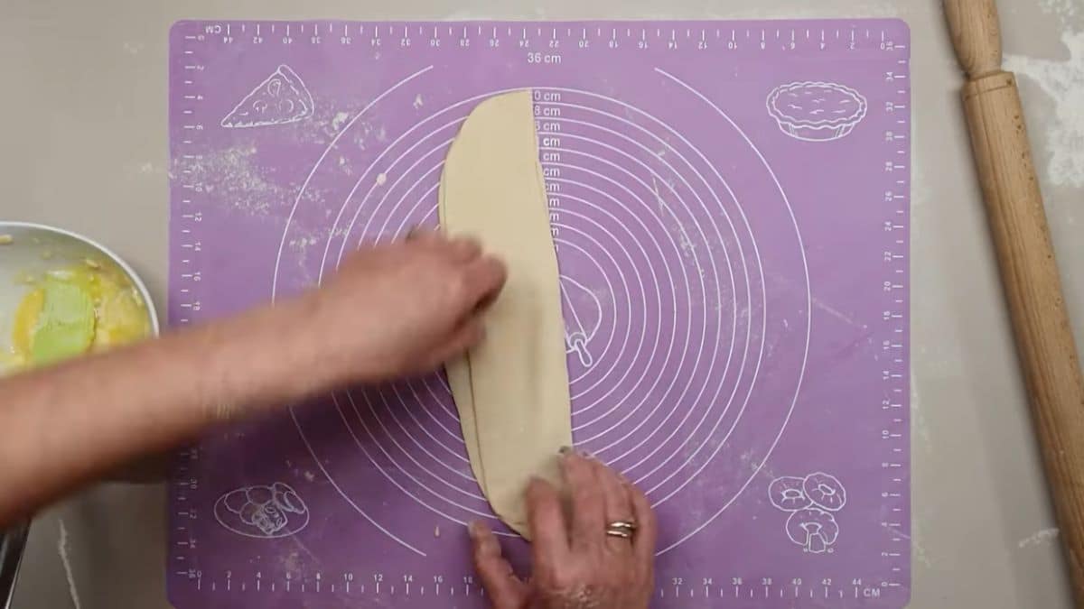 Kako se pravi pogača za Uskrs sa jajima