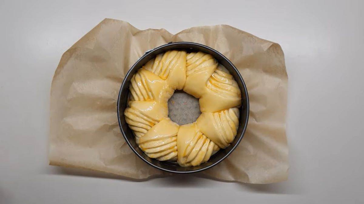 Kako se pravi pogača za Uskrs sa jajima