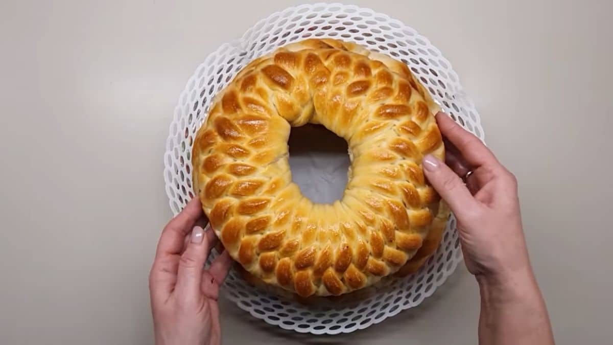 Kako se pravi pogača za Uskrs sa jajima