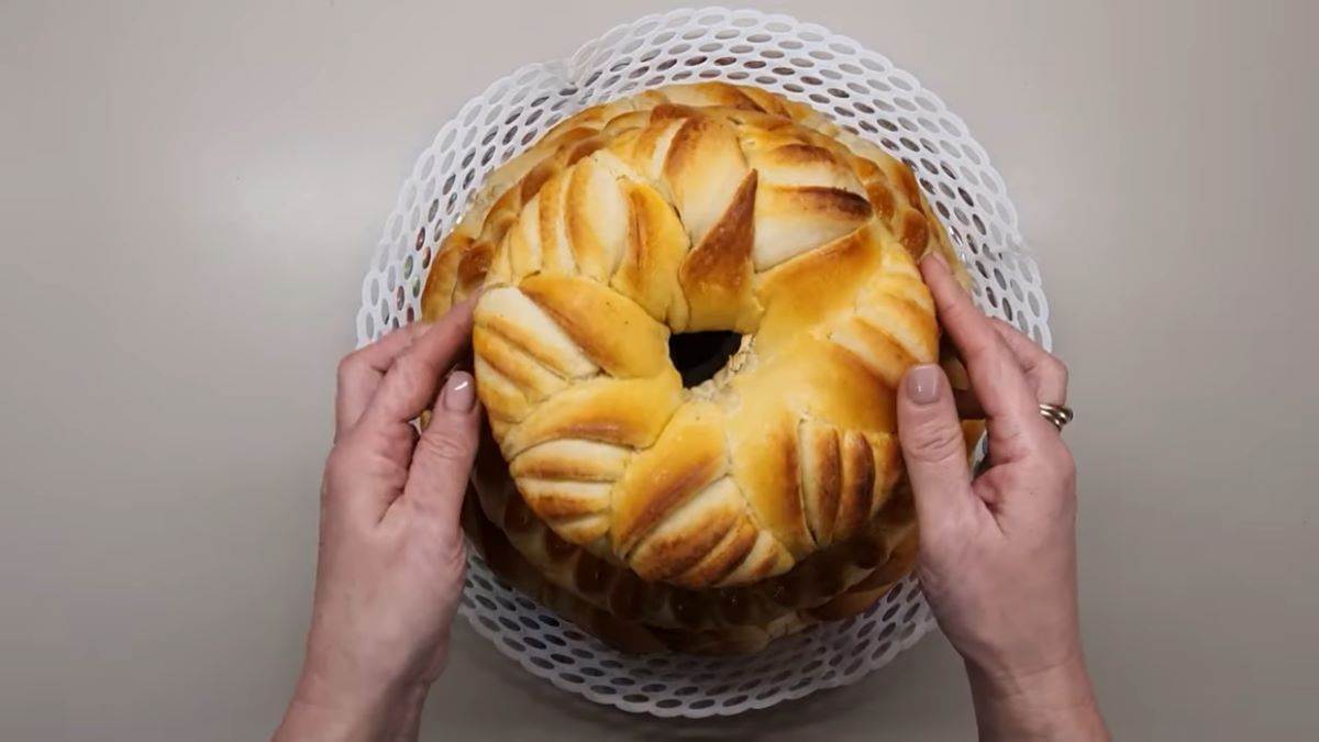 Kako se pravi pogača za Uskrs sa jajima