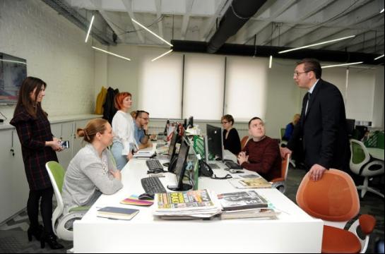 VUČIĆ U POSETI ADRIJA MEDIJA GRUPI: Baš sam srećan što sam ovde!