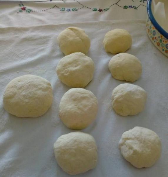 Korak po korak: Kako da napravite pogaču sunce (FOTO)