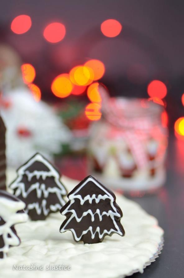 SLATKO BOŽIĆNO ČUDO: Fantastična kućica od čokolade korak po korak (VIDEO)