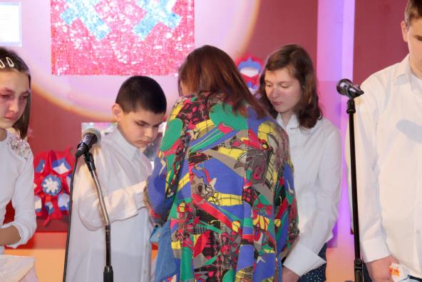 U OVOJ SRPSKOJ ŠKOLI ĐACI OBOŽAVAJU JEDNI DRUGE: Njihov život je teži nego naš, ali oni ne skidaju osmeh s lica