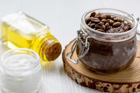 Dva prirodna načina kako da se rešite podočnjaka i otoka (RECEPT)
