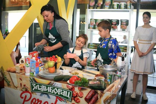 PORODIČNO NATKUVAVANJE BY LENA: BOJANIĆI NAJBOLJI KUVARI