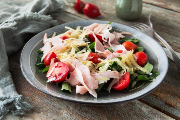 Salata sa stišnjenom šunkom