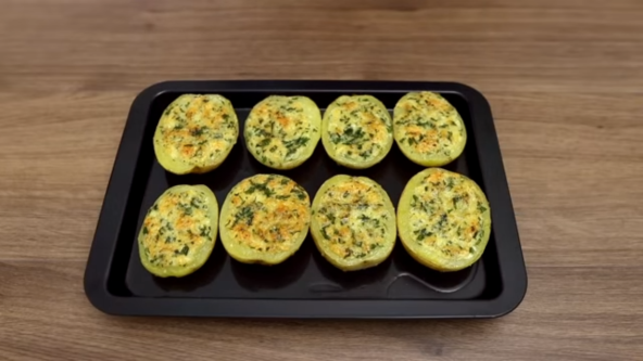 Polutke krompira punjene sirom i puterom