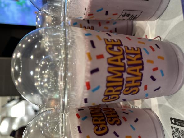 McDonalds Grimace šejk.JPG