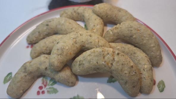 Vanil roščići sa golicom na prazničnom tanjiru