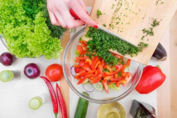 Smanjite obim struka za 20 cm za 2 nedelje: Dijeta koja skida salo sa stomaka i kukova