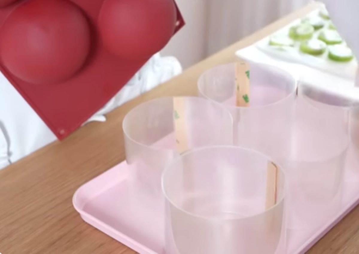 Postolje za kalup za čizkejk loptice.jpg