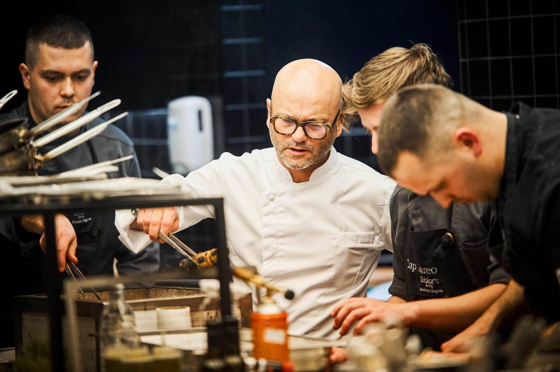 WFF Jeffrey Vella i njegova ekipa.jpg