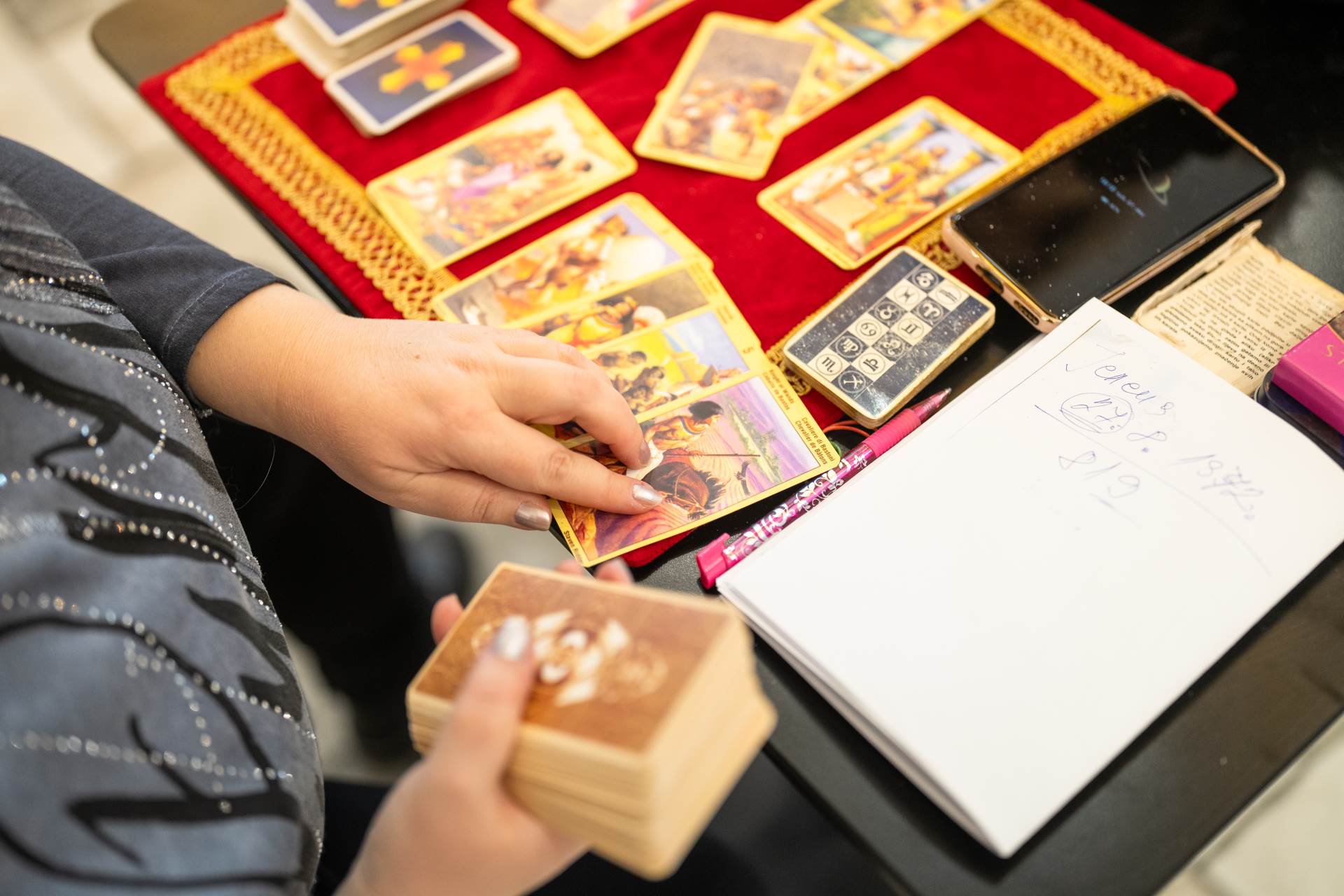 Darka Cvetković, tarot.jpg