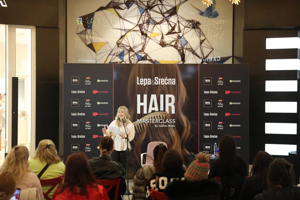 2 Svečano otvaranje - Žaklina Milenković, glavna i odgovorna urednica magazina Lepa&Srećna copy.jpg